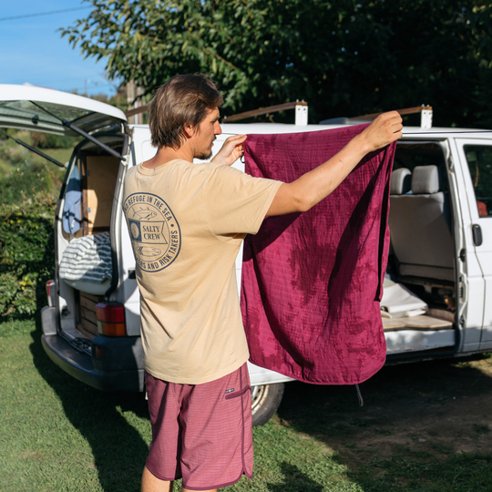 REISEHANDTUCH LINNEA // GROSS